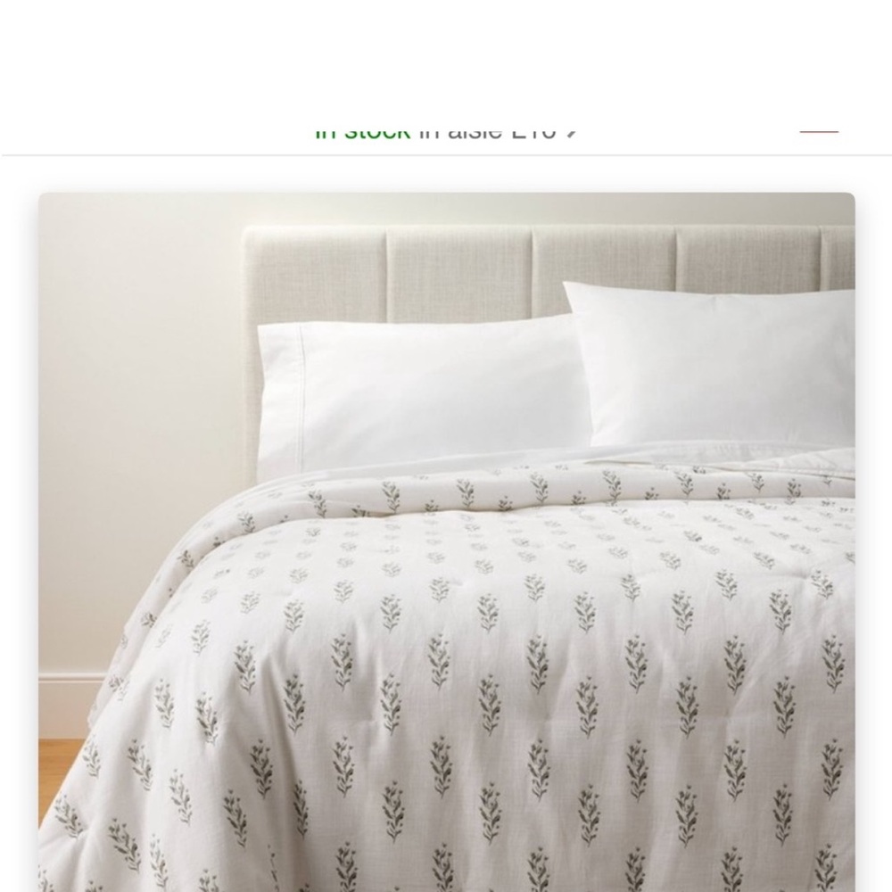 Threshold Studio McGee slub comforter. Q. EUC